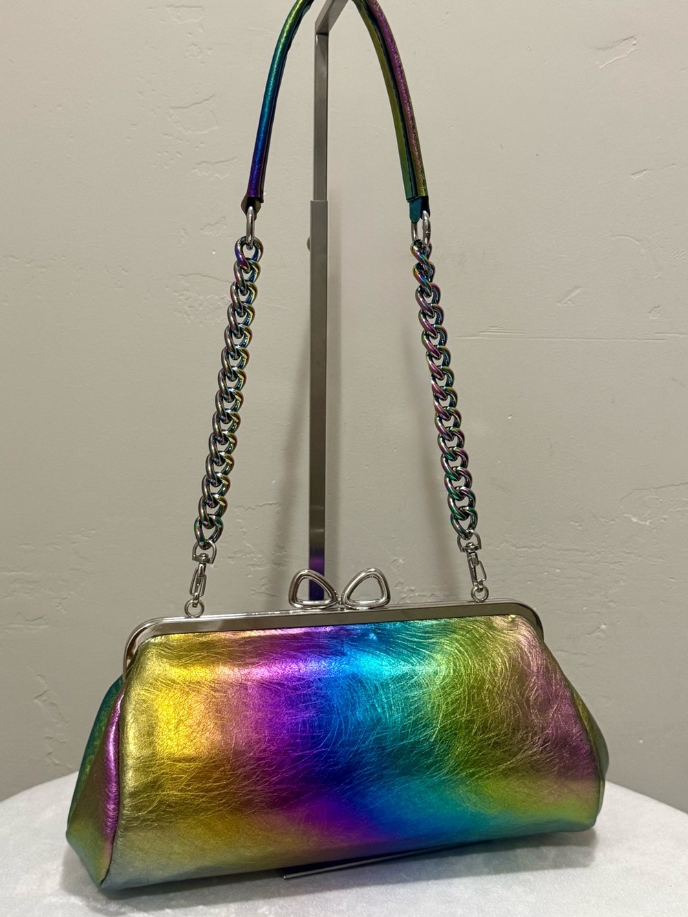 Metallic Iridescent Leather Handmade Bow Shaped Kisslock Frame Baguette Bag